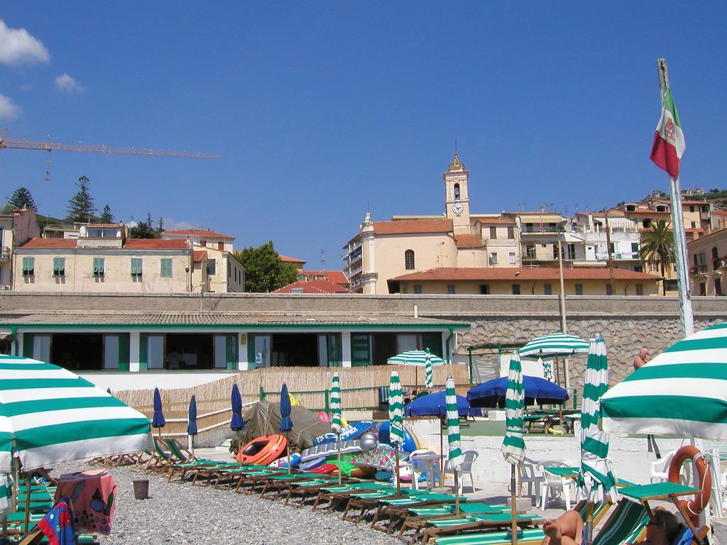 Villa Emma Ospedaletti Exterior foto